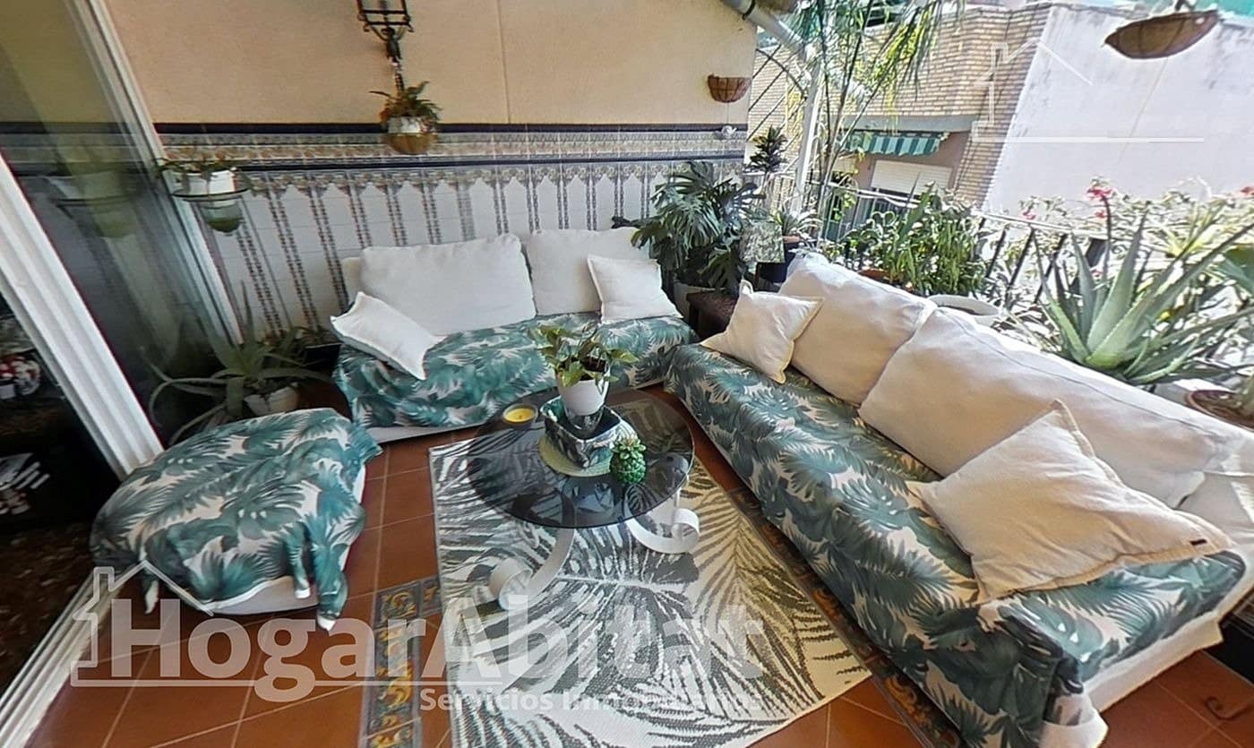 4 makuuhuone Kattohuoneisto myytävänä paikassa Mislata - 850 000 € (Ref: 9666557)