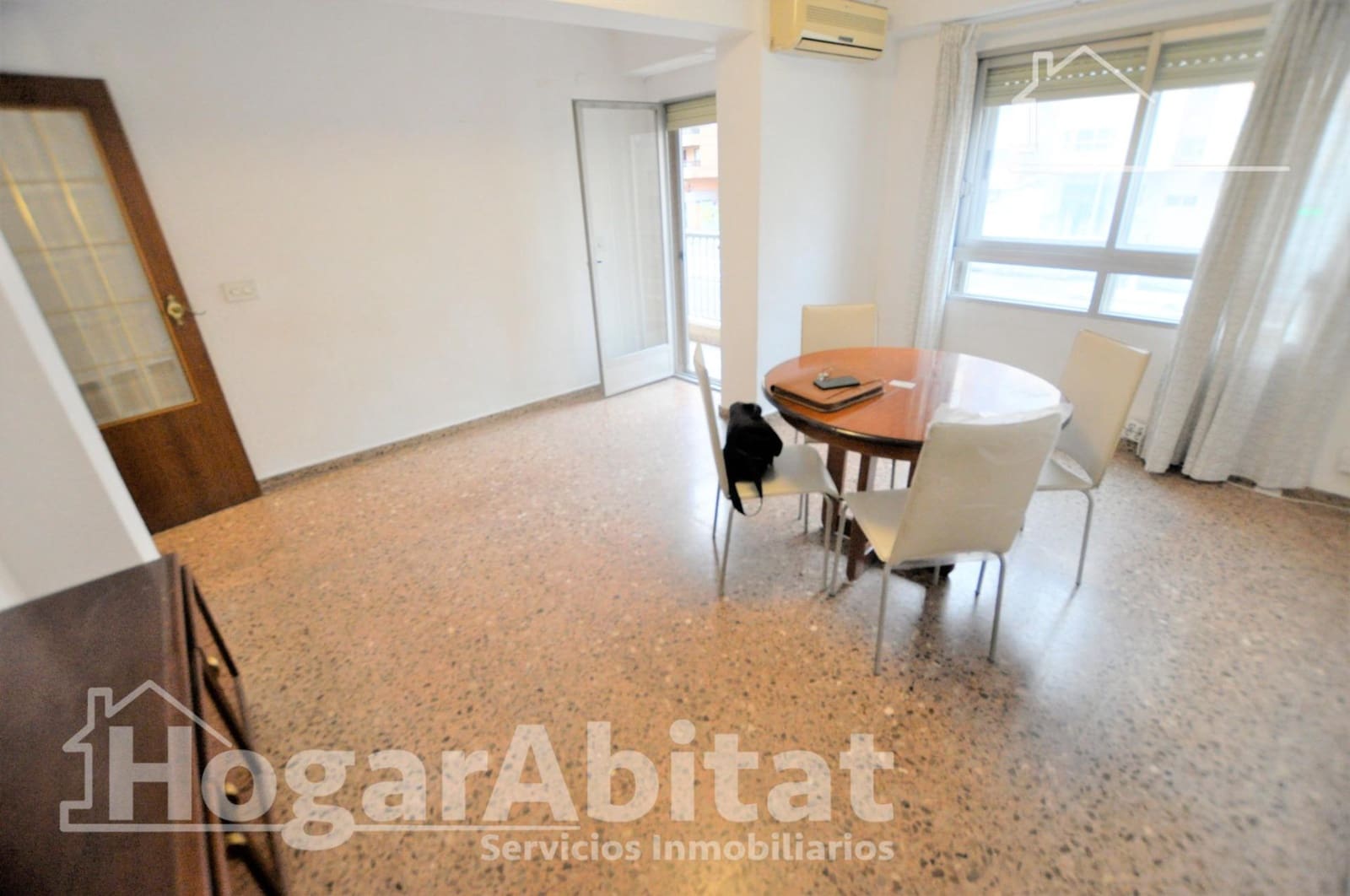 4 Zimmer Wohnung zu verkaufen in Valencia Stadt - 275.000 € (Ref: 9666559)
