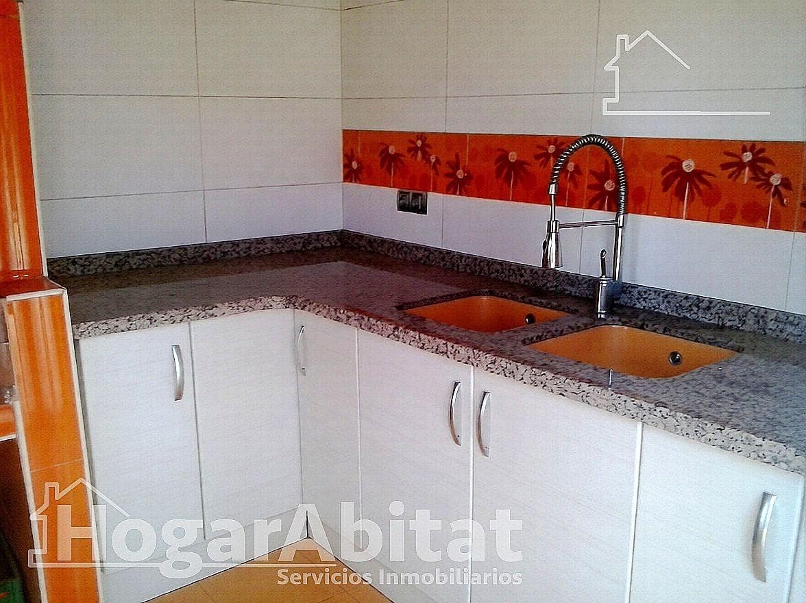 Chalet de 3 habitaciones en Chiva en venta con piscina garaje - 169.000 € (Ref: 9666565)