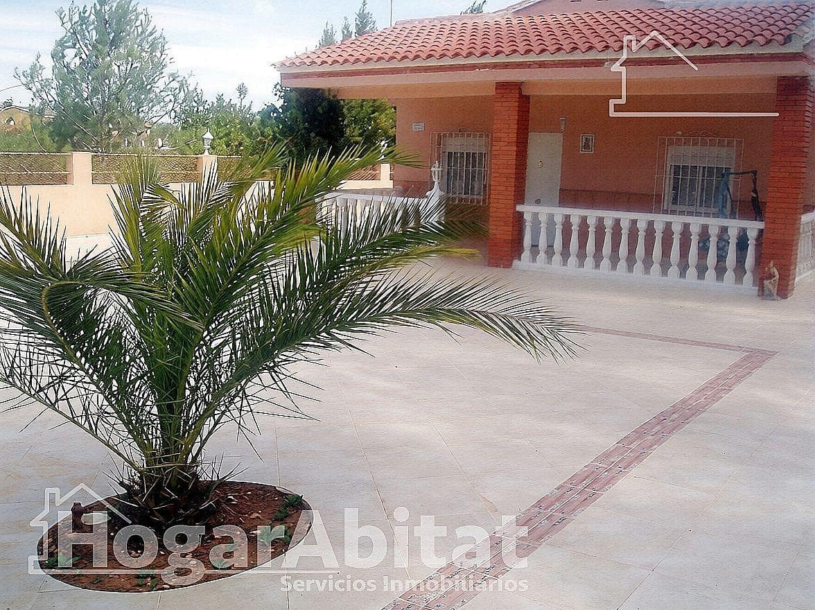 Chalet de 3 habitaciones en Chiva en venta con piscina garaje - 169.000 € (Ref: 9666565)