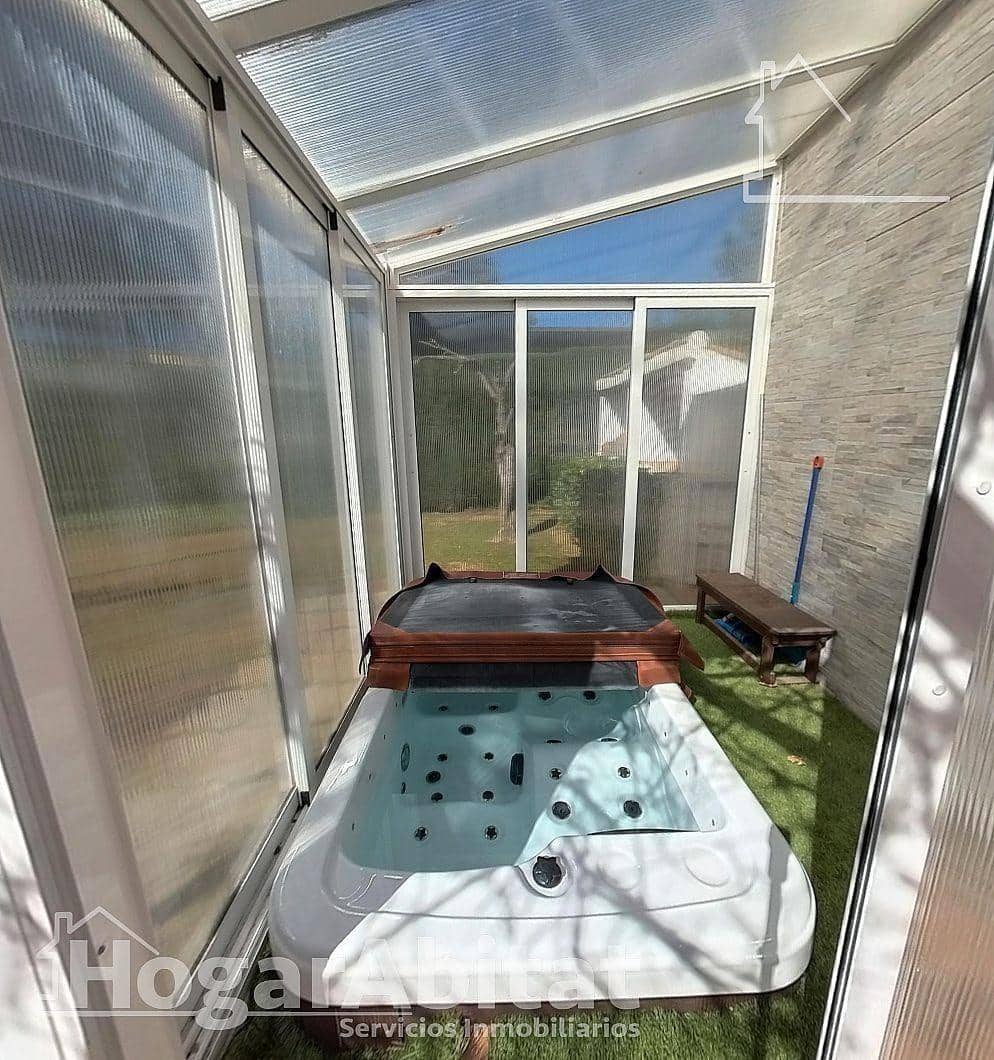 4 bedroom Villa for sale in Picassent with garage - € 400,000 (Ref: 9666580)