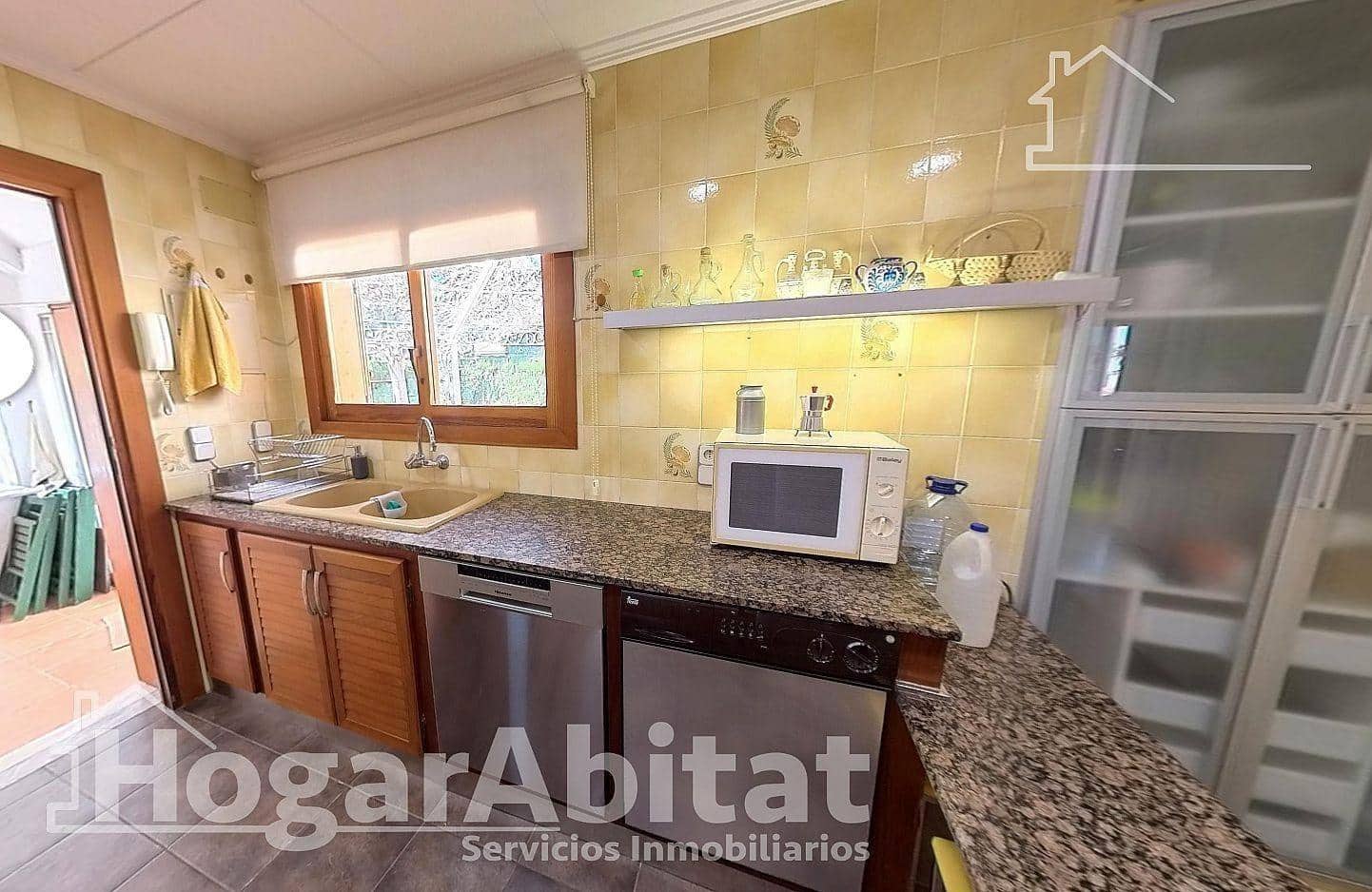 4 bedroom Villa for sale in Picassent with garage - € 400,000 (Ref: 9666580)