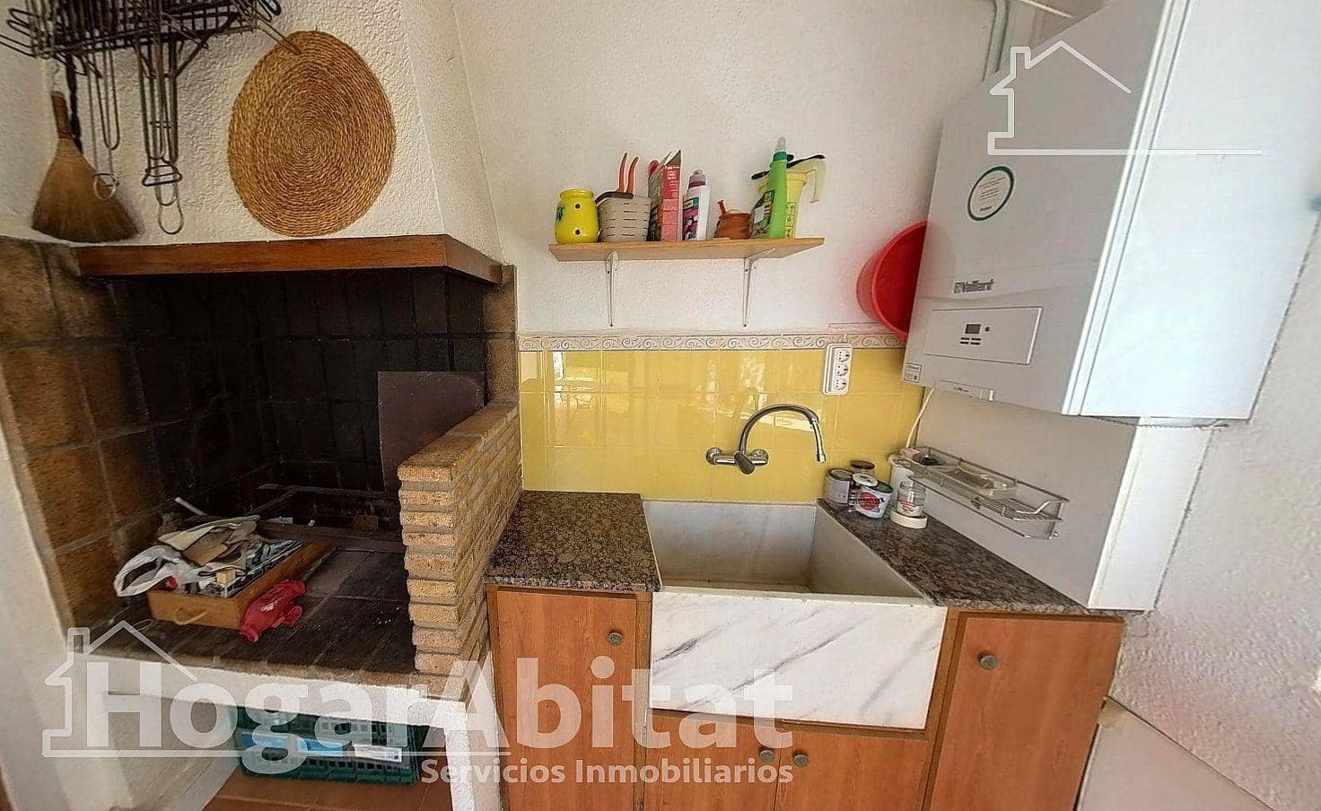 4 bedroom Villa for sale in Picassent with garage - € 400,000 (Ref: 9666580)