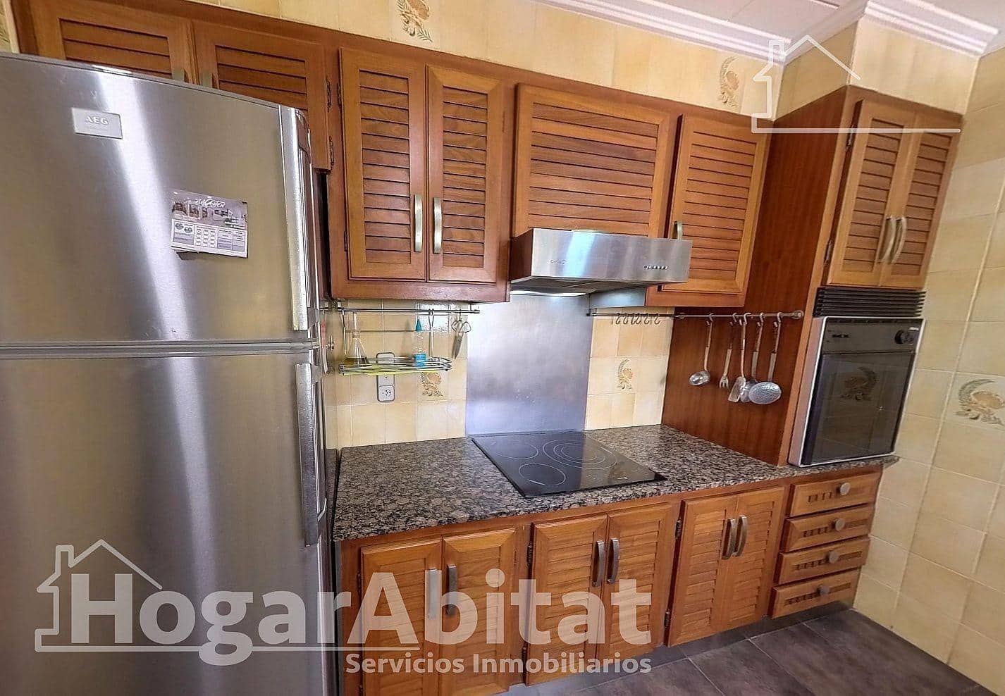 4 bedroom Villa for sale in Picassent with garage - € 400,000 (Ref: 9666580)