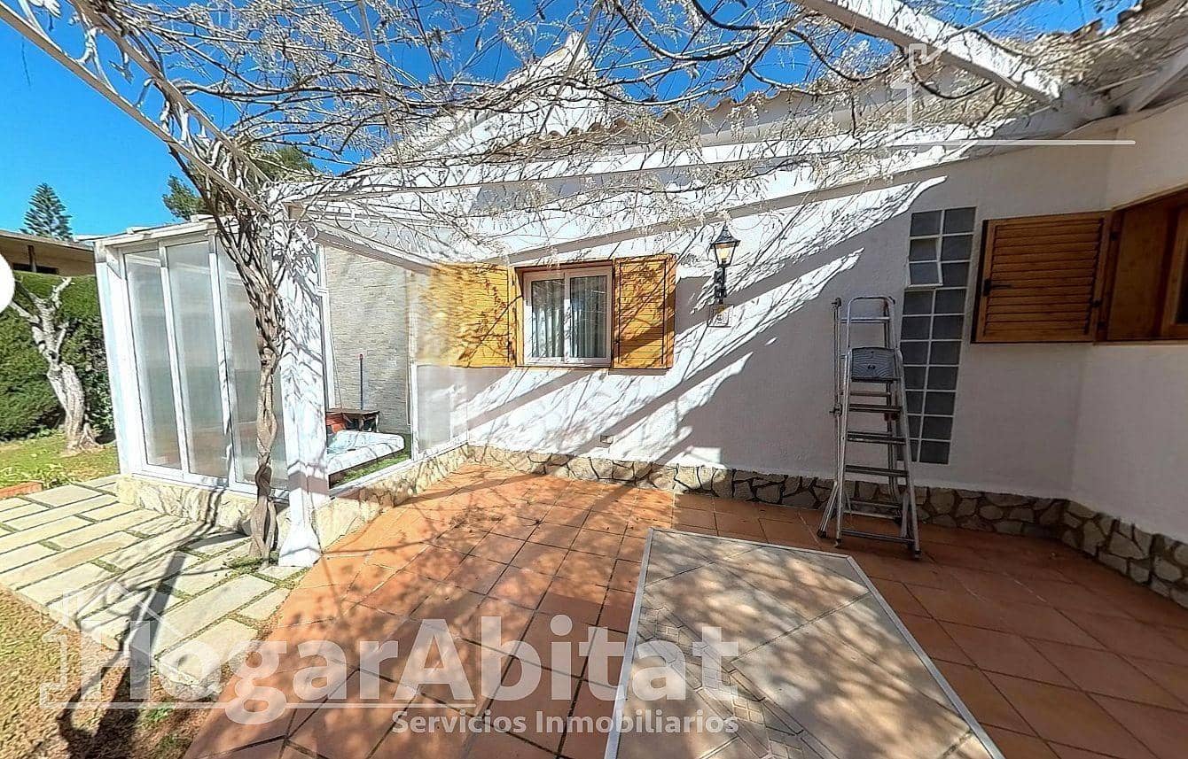 4 bedroom Villa for sale in Picassent with garage - € 400,000 (Ref: 9666580)