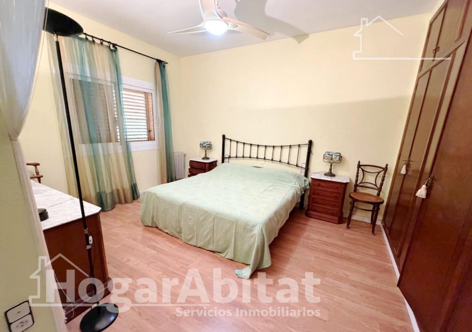 4 bedroom Villa for sale in Picassent with garage - € 400,000 (Ref: 9666580)