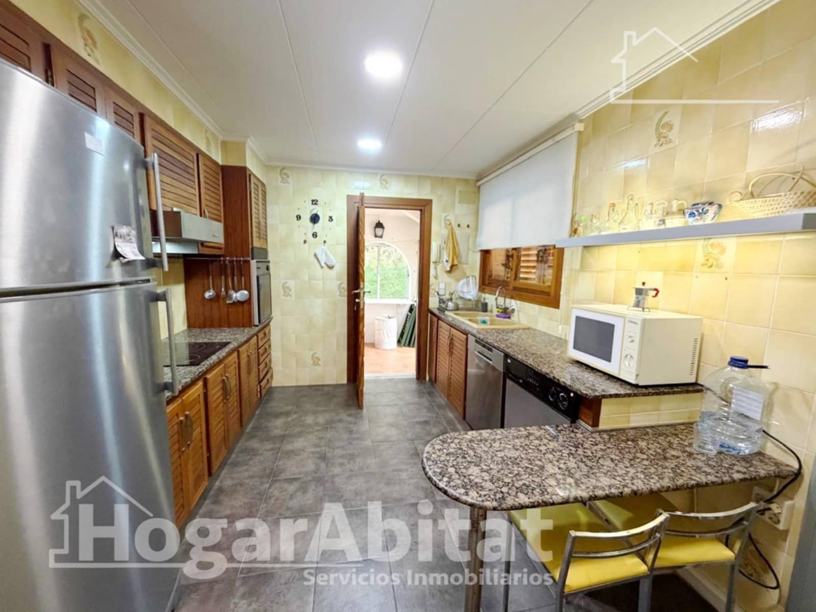 4 bedroom Villa for sale in Picassent with garage - € 400,000 (Ref: 9666580)