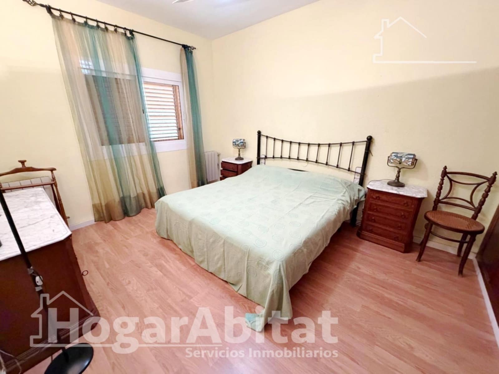 4 bedroom Villa for sale in Picassent with garage - € 400,000 (Ref: 9666580)