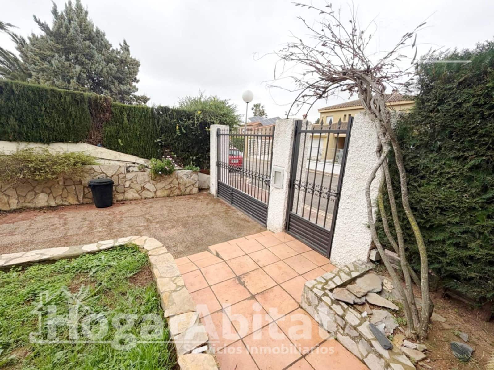 4 bedroom Villa for sale in Picassent with garage - € 400,000 (Ref: 9666580)