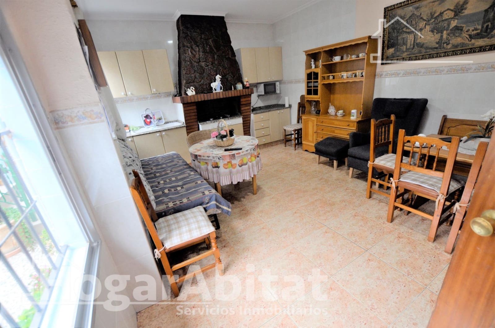 5 bedroom Townhouse for sale in Burjassot with garage - € 450,000 (Ref: 9666589)