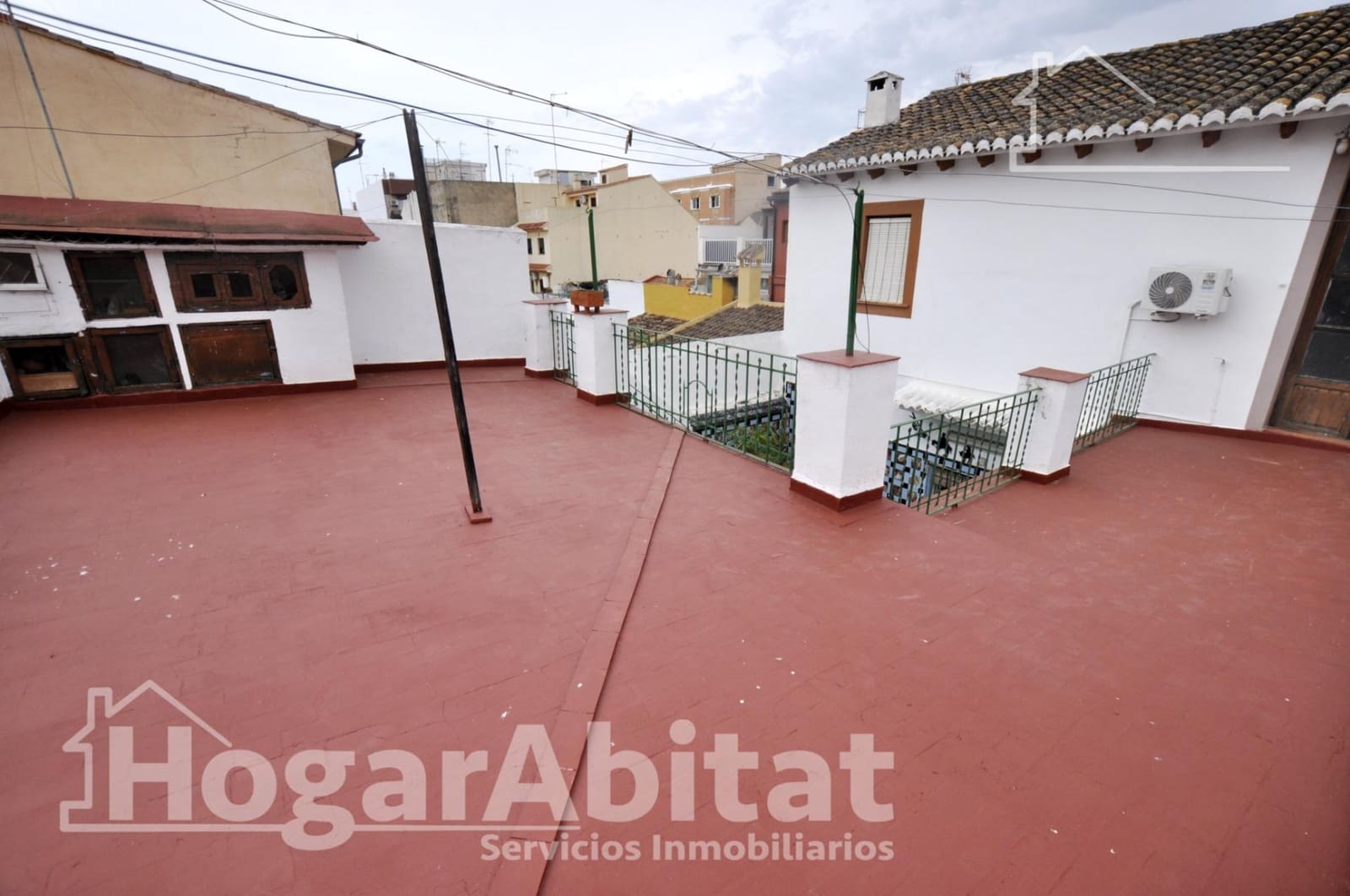 5 bedroom Townhouse for sale in Burjassot with garage - € 450,000 (Ref: 9666589)