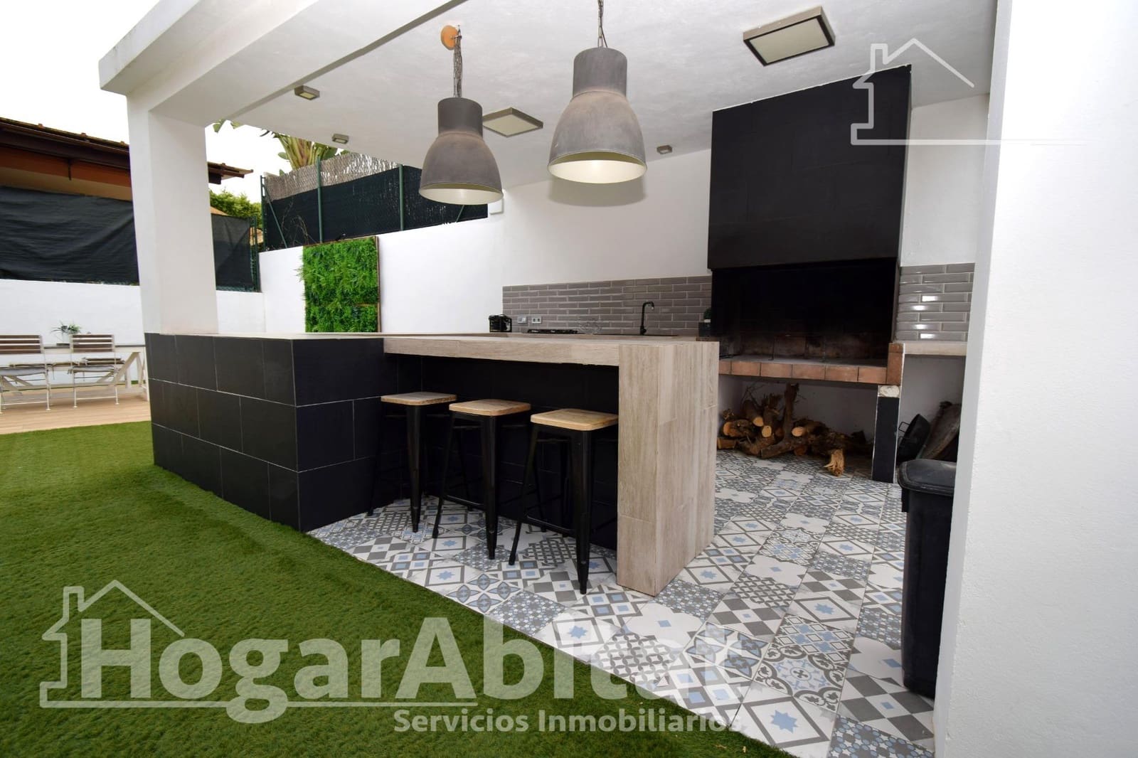 4 bedroom Villa for sale in Chiva with pool garage - € 630,000 (Ref: 9670737)