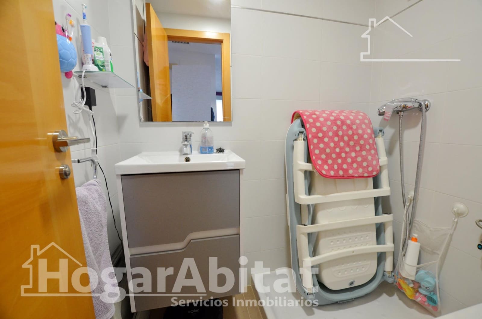 2 bedroom Flat for sale in Alicante / Alacant city with pool garage - € 279,900 (Ref: 9670738)