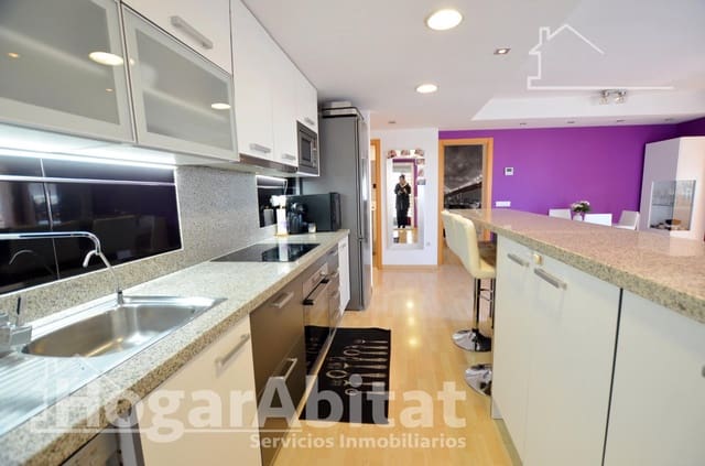 2 bedroom Flat for sale in Alicante / Alacant city with pool garage - € 279,900 (Ref: 9670738)