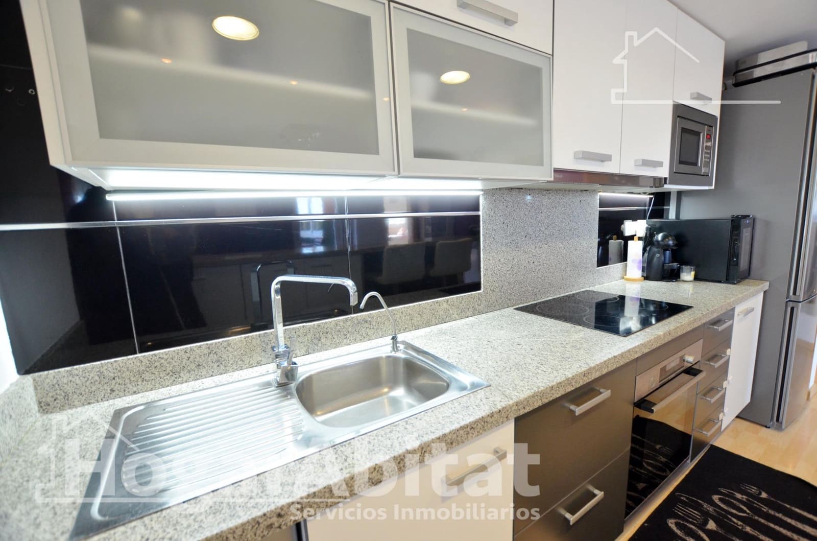 2 bedroom Flat for sale in Alicante / Alacant city with pool garage - € 279,900 (Ref: 9670738)