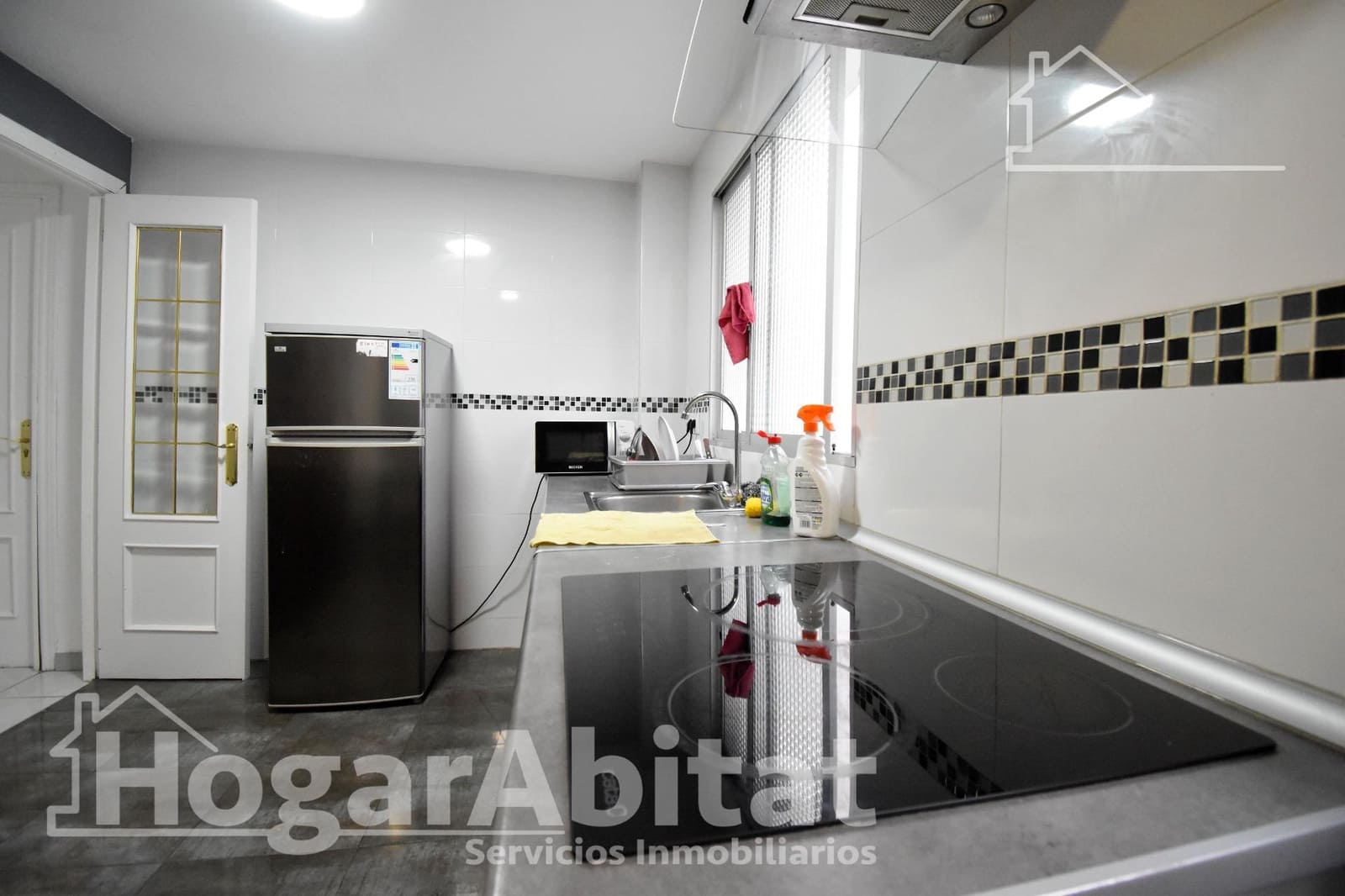 Piso de 3 habitaciones en Gandia en venta - 110.000 € (Ref: 9674279)