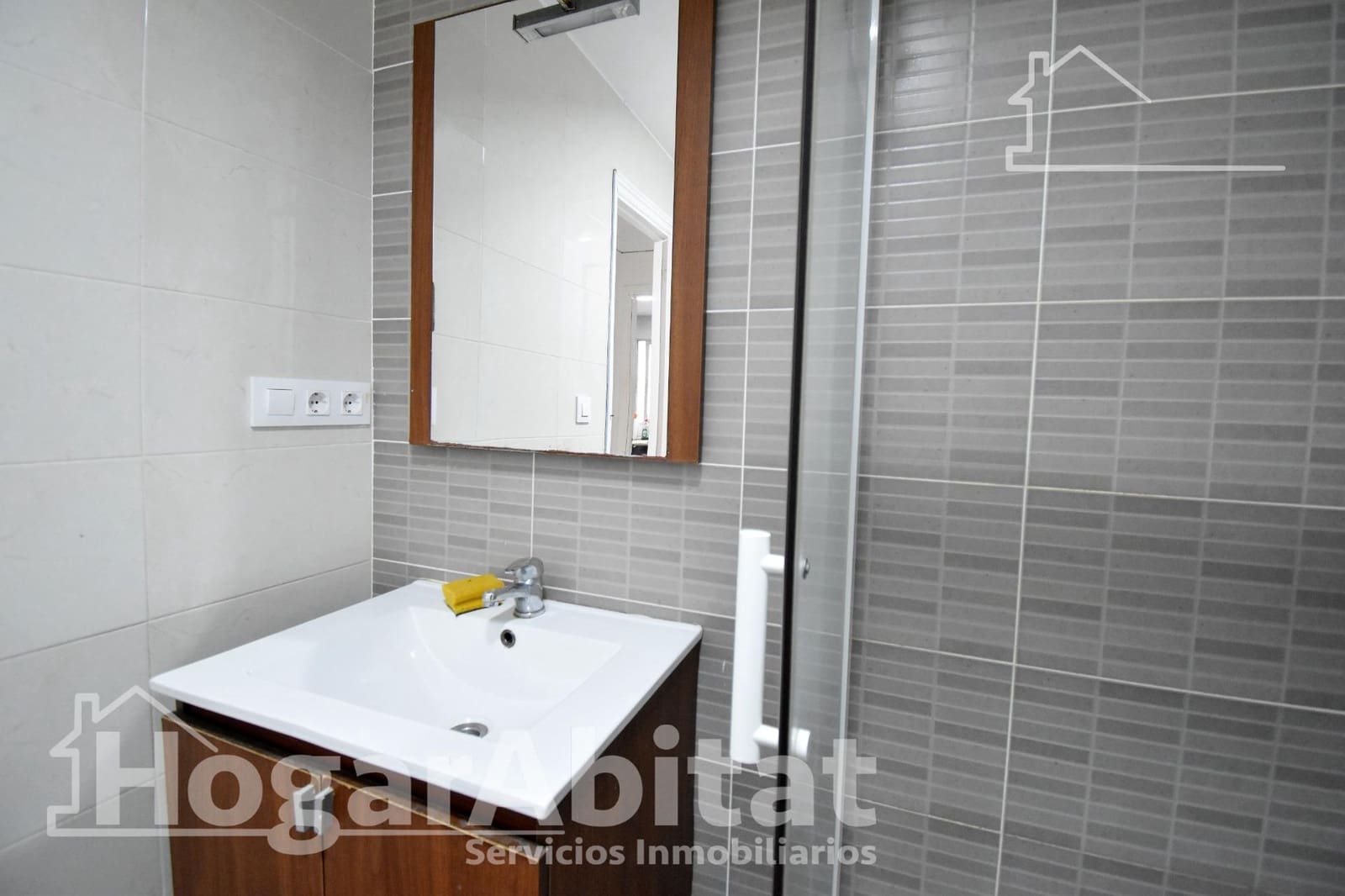 Piso de 3 habitaciones en Gandia en venta - 110.000 € (Ref: 9674279)