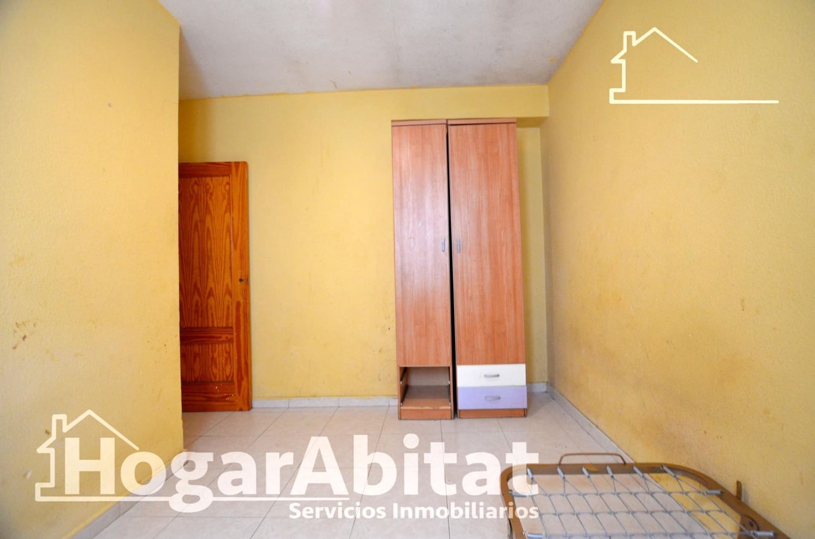 4 bedroom Flat for sale in Gandia - € 120,000 (Ref: 9674292)