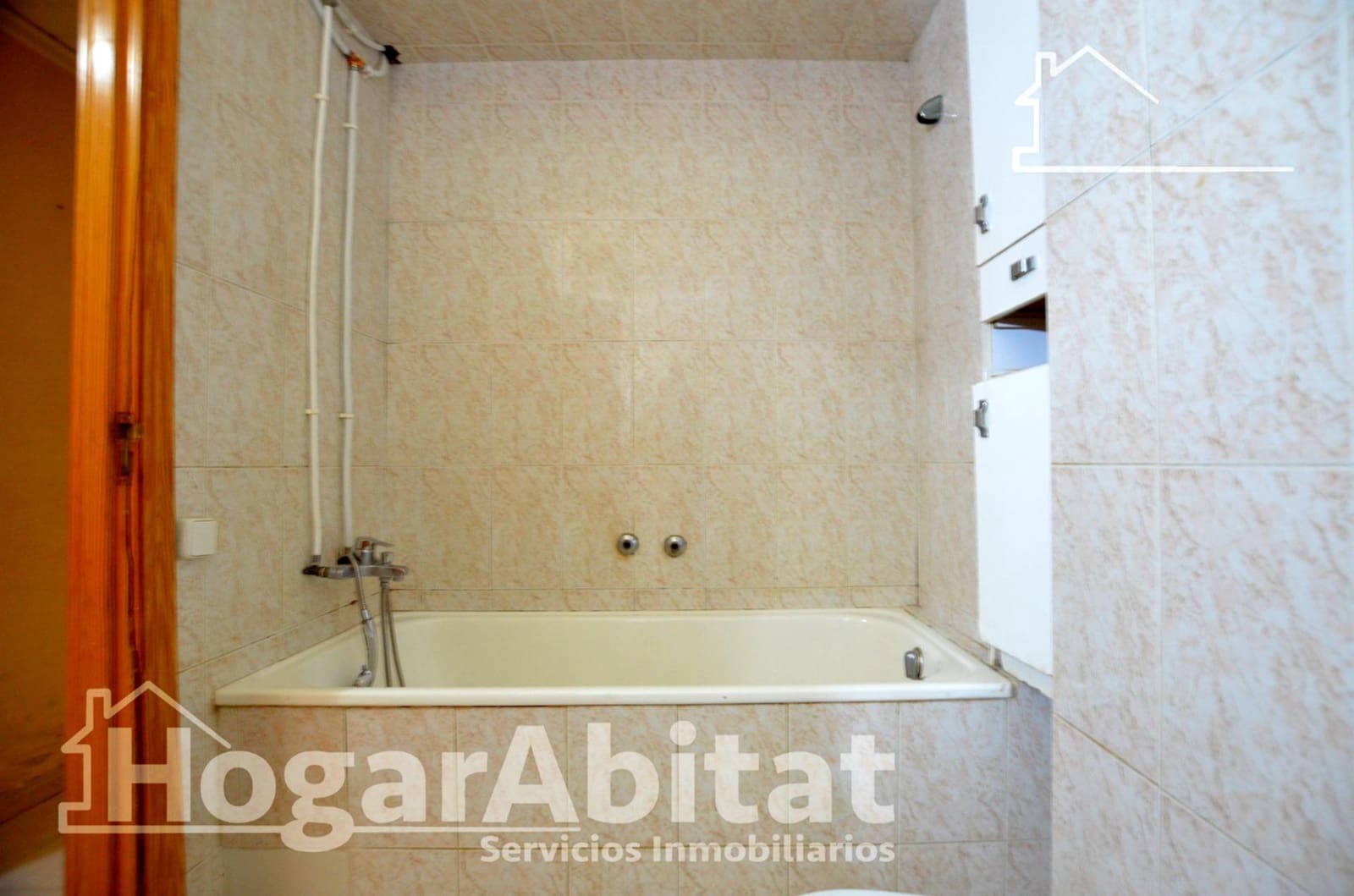 4 bedroom Flat for sale in Gandia - € 120,000 (Ref: 9674292)