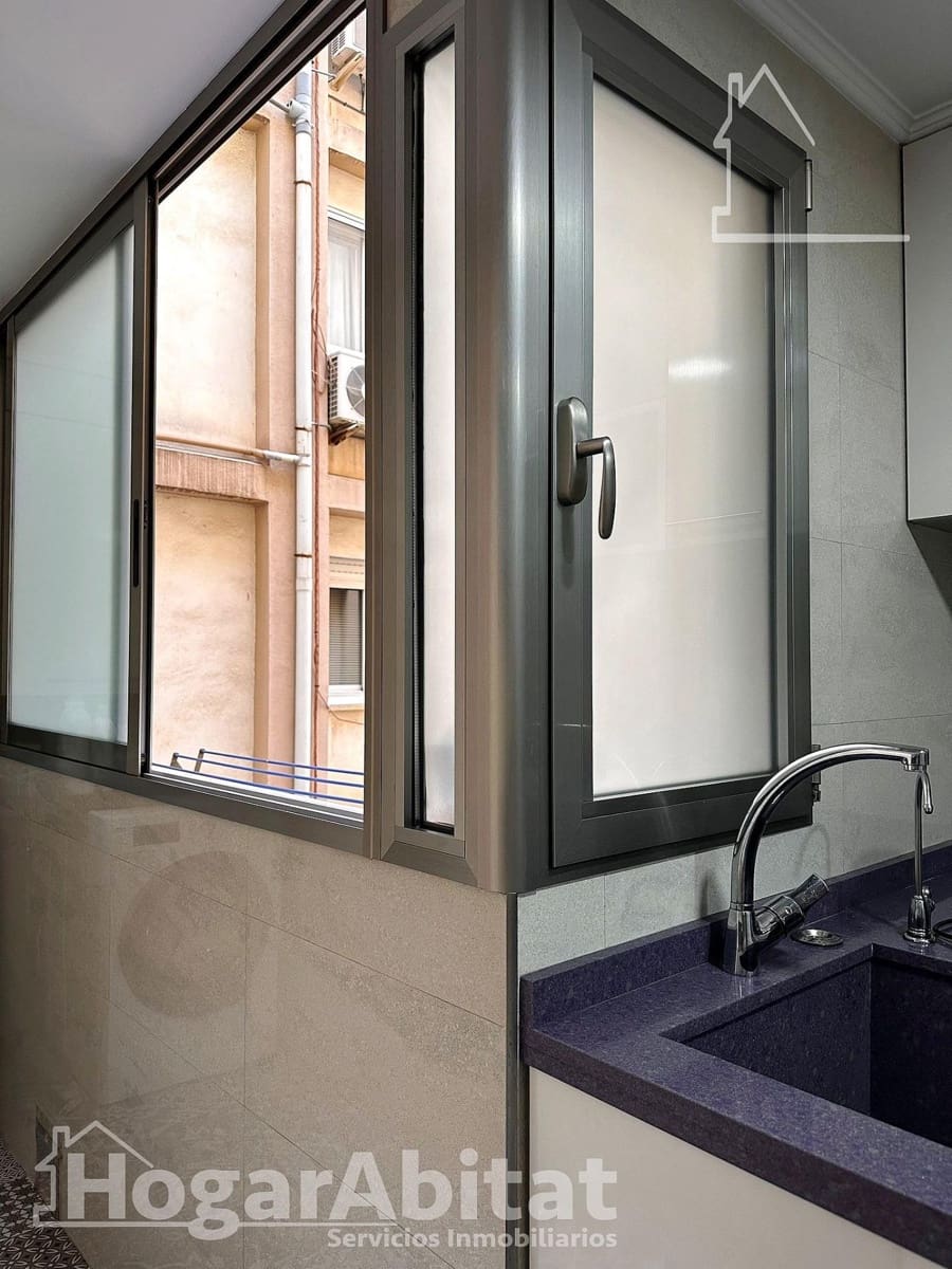 Piso de 3 habitaciones en València ciudad en venta con garaje - 375.000 € (Ref: 9677543)