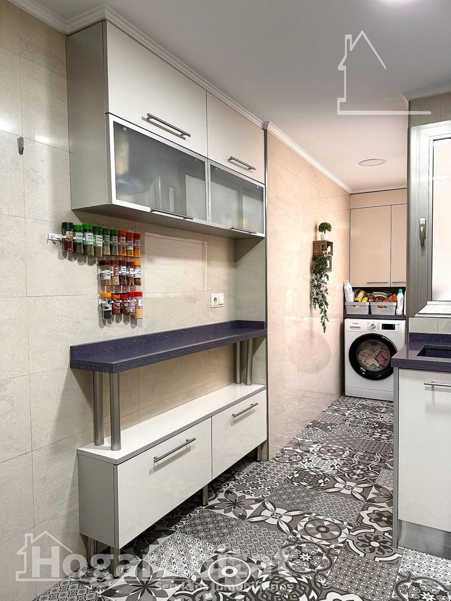 Piso de 3 habitaciones en València ciudad en venta con garaje - 375.000 € (Ref: 9677543)