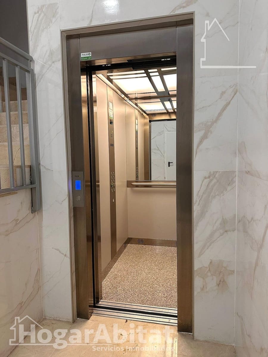 Piso de 3 habitaciones en València ciudad en venta con garaje - 375.000 € (Ref: 9677543)