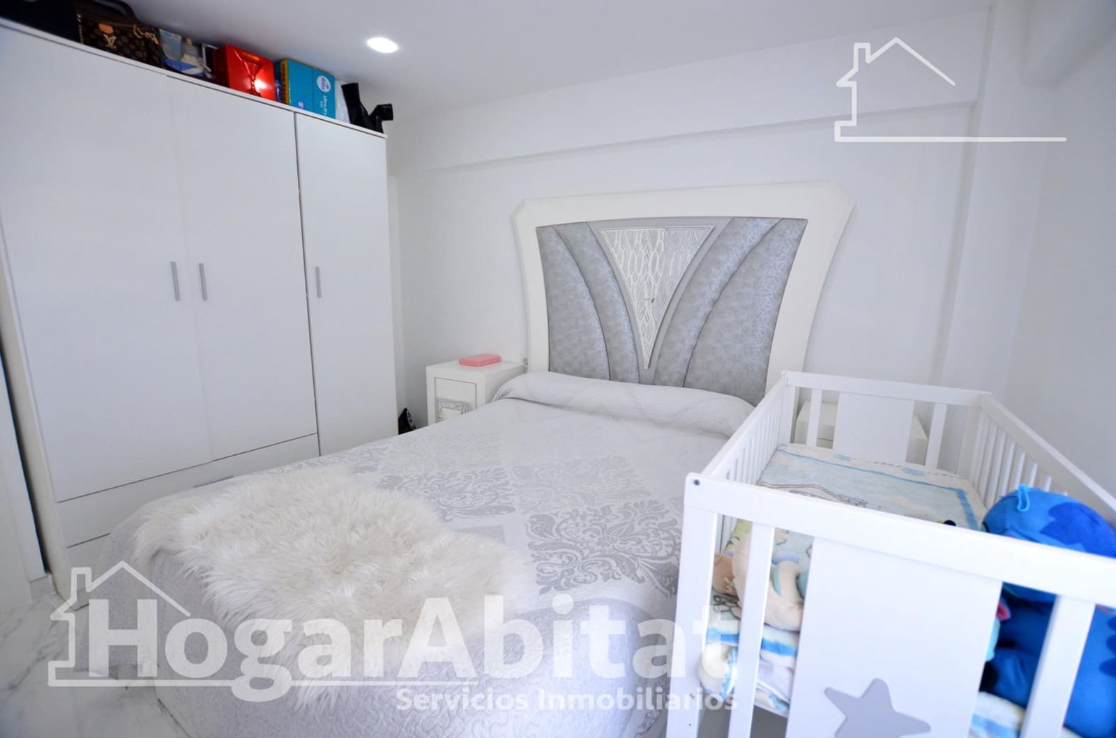 3 bedroom Flat for sale in Alicante / Alacant city - € 130,000 (Ref: 9677544)