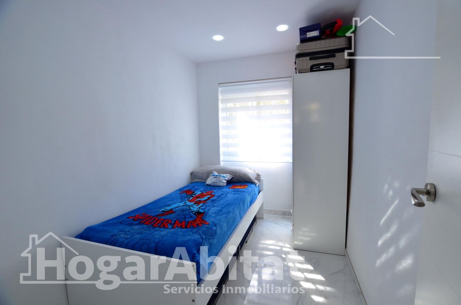 3 bedroom Flat for sale in Alicante / Alacant city - € 130,000 (Ref: 9677544)