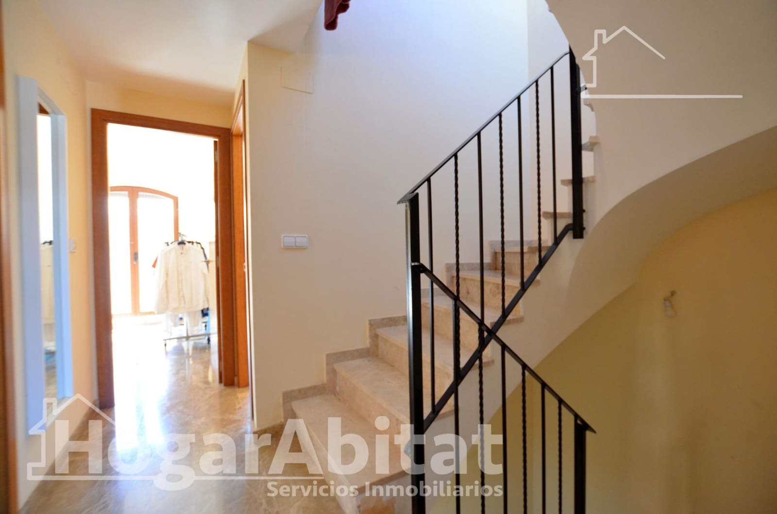 3 sypialnia Dom szeregowy na sprzedaż w Favara z basenem garażem - 220 000 € (Ref: 9679909)