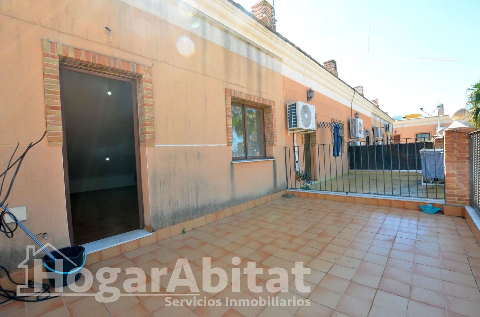 3 sypialnia Dom szeregowy na sprzedaż w Favara z basenem garażem - 220 000 € (Ref: 9679909)