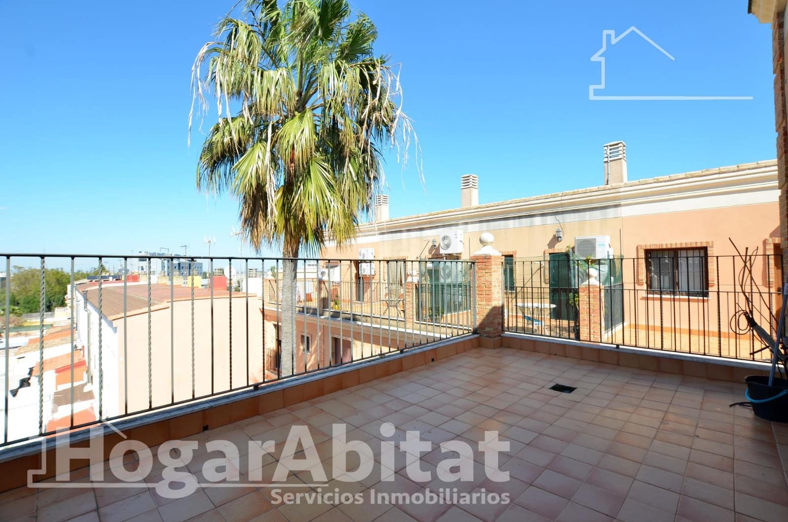 3 sypialnia Dom szeregowy na sprzedaż w Favara z basenem garażem - 220 000 € (Ref: 9679909)