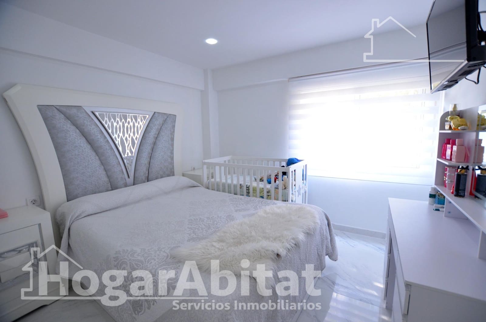 3 bedroom Flat for sale in Alicante / Alacant city - € 130,000 (Ref: 9686500)