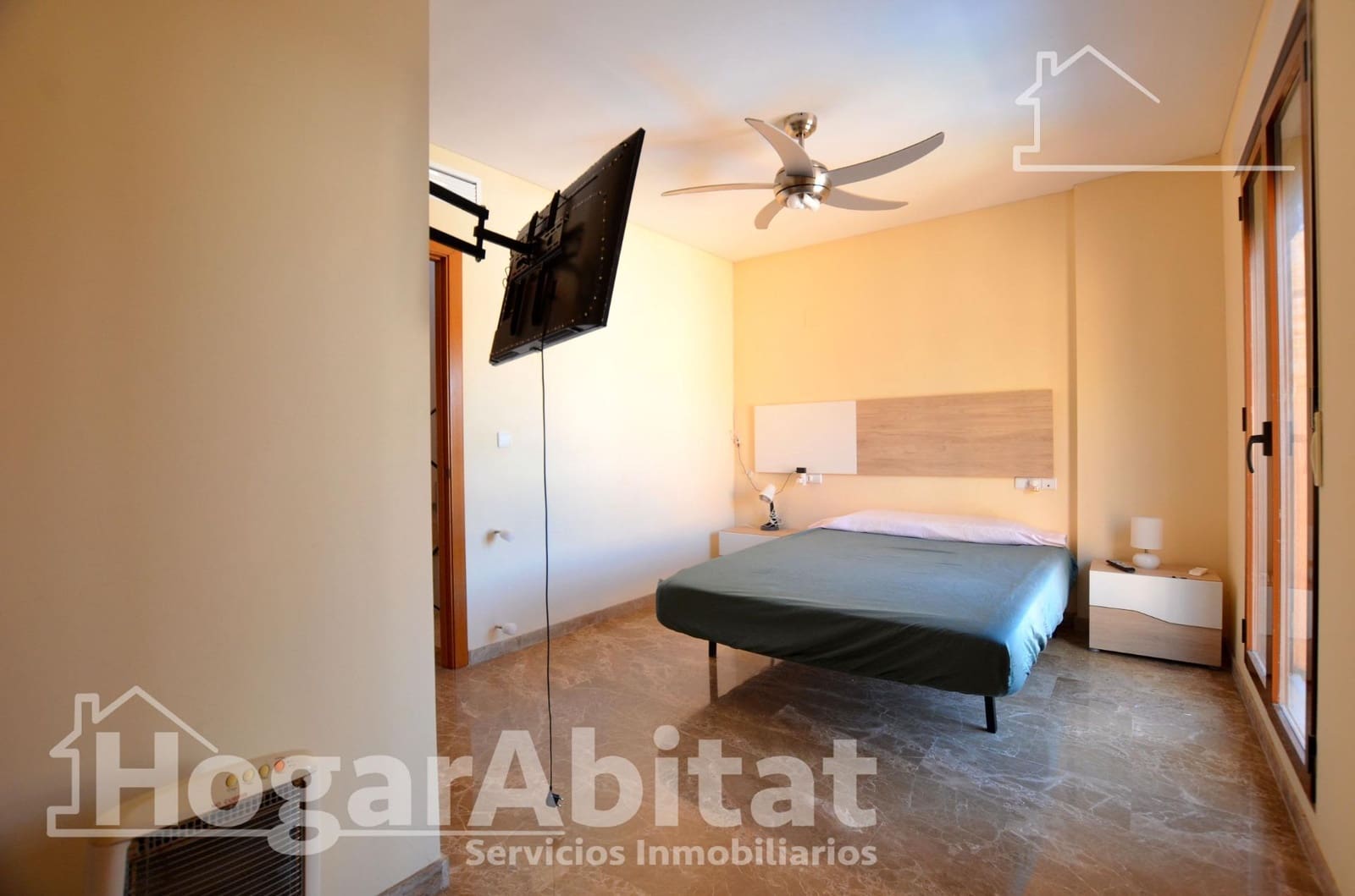 3 slaapkamer Rijtjeshuis te koop in Favara met zwembad garage - € 220.000 (Ref: 9686501)