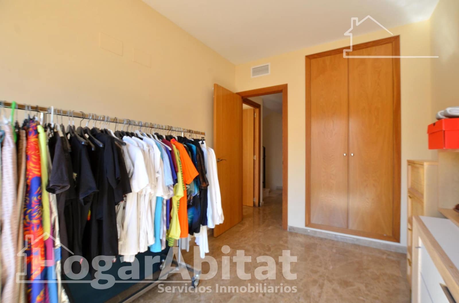 3 slaapkamer Rijtjeshuis te koop in Favara met zwembad garage - € 220.000 (Ref: 9686501)