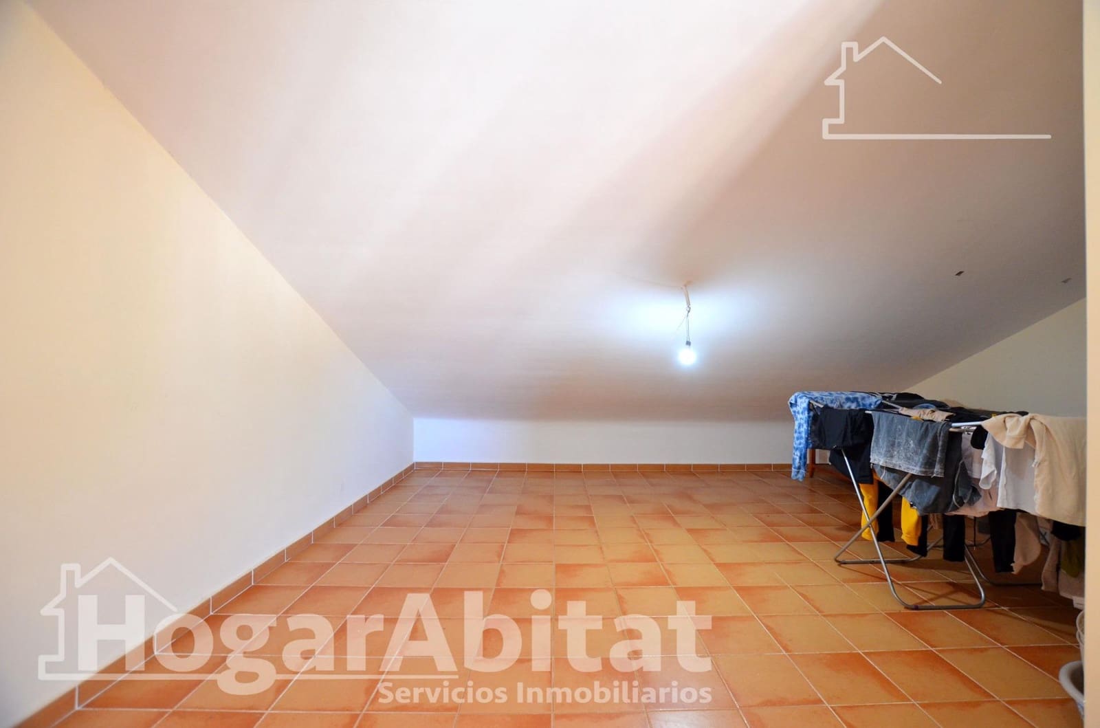 3 slaapkamer Rijtjeshuis te koop in Favara met zwembad garage - € 220.000 (Ref: 9686501)