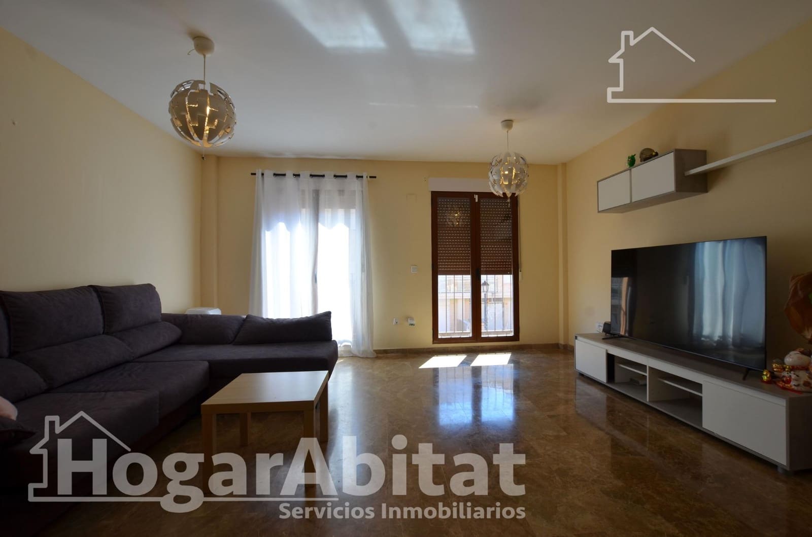 3 slaapkamer Rijtjeshuis te koop in Favara met zwembad garage - € 220.000 (Ref: 9686501)