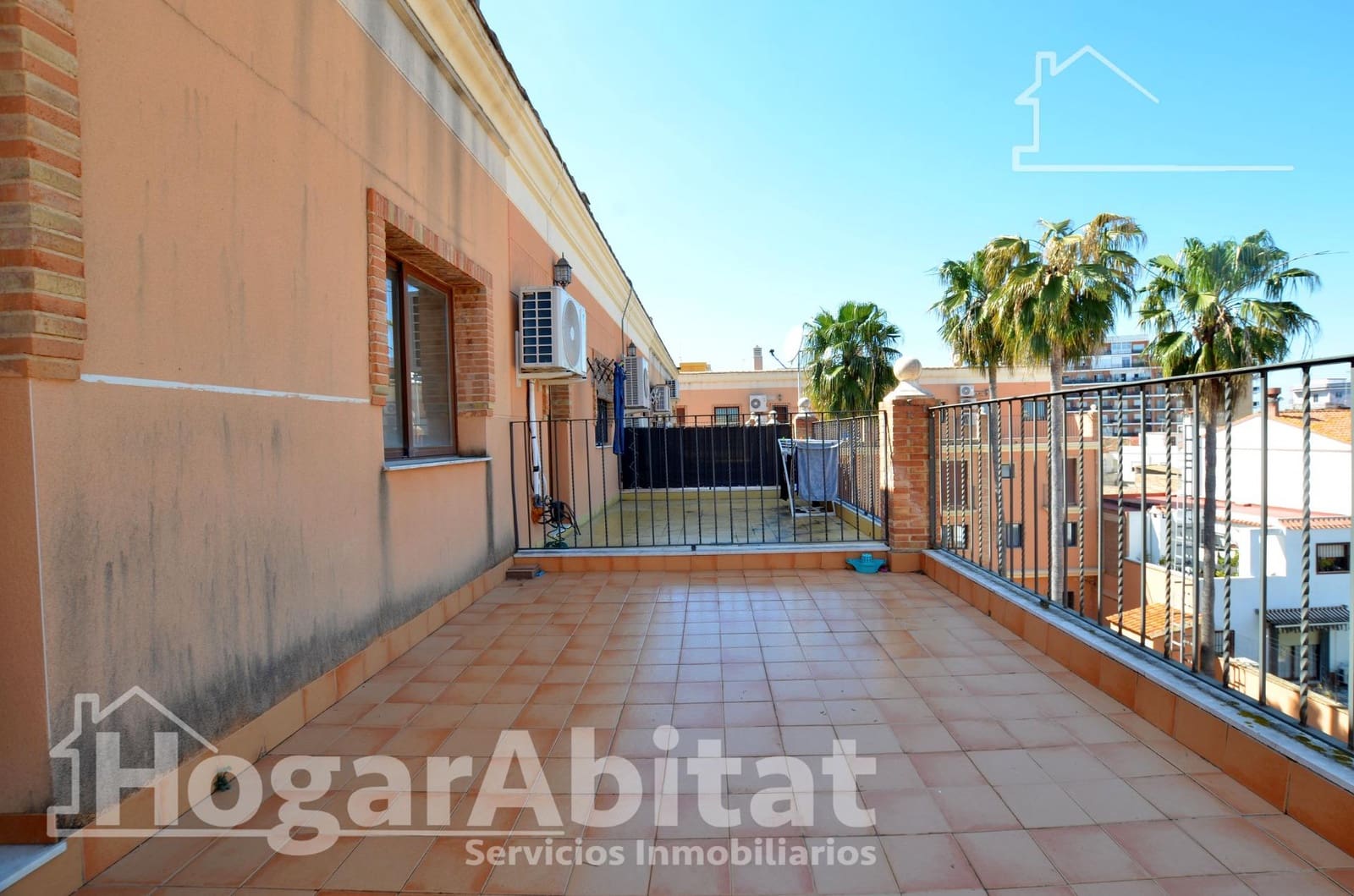 3 slaapkamer Rijtjeshuis te koop in Favara met zwembad garage - € 220.000 (Ref: 9686501)