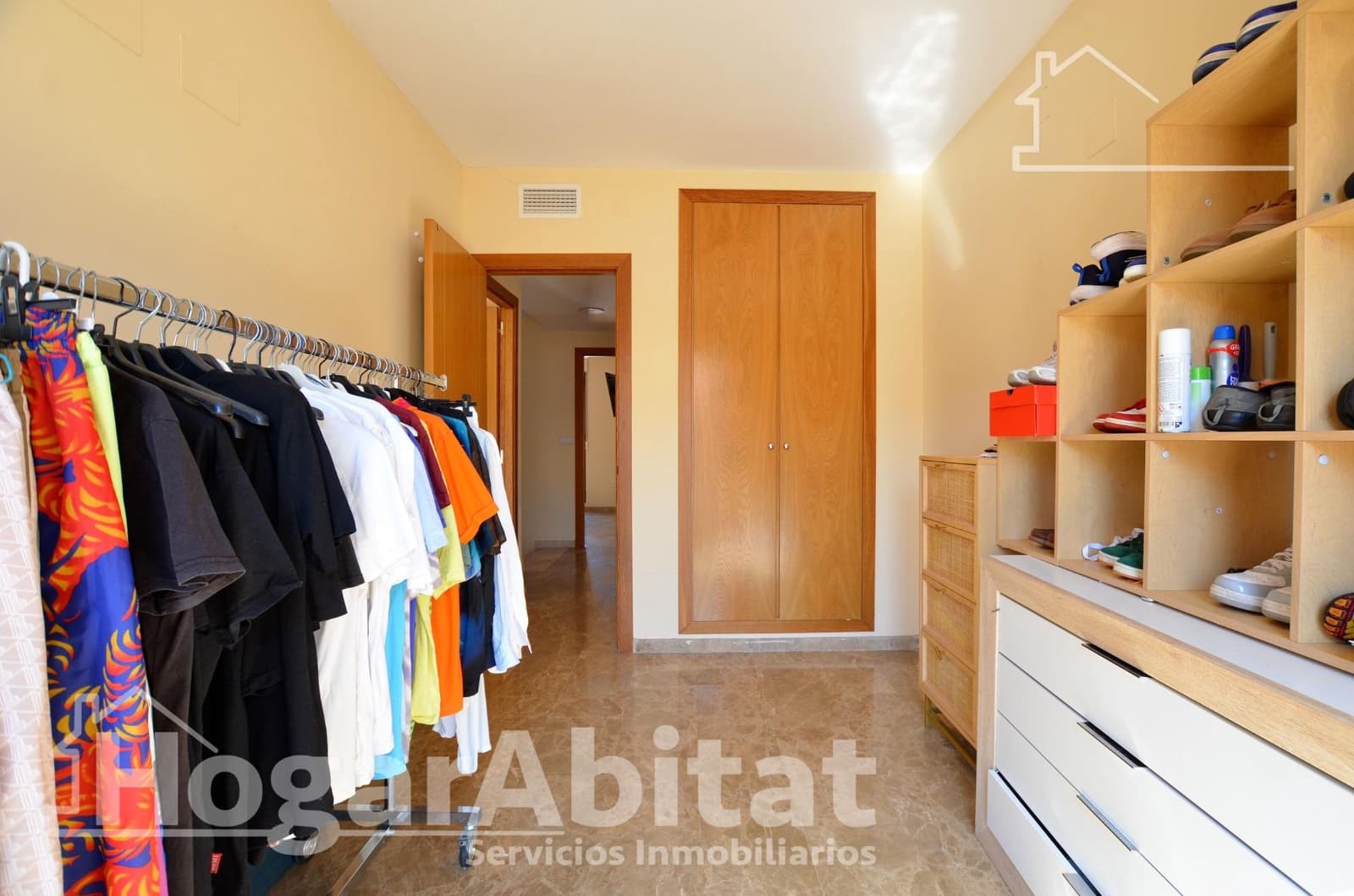 3 slaapkamer Rijtjeshuis te koop in Favara met zwembad garage - € 220.000 (Ref: 9686501)