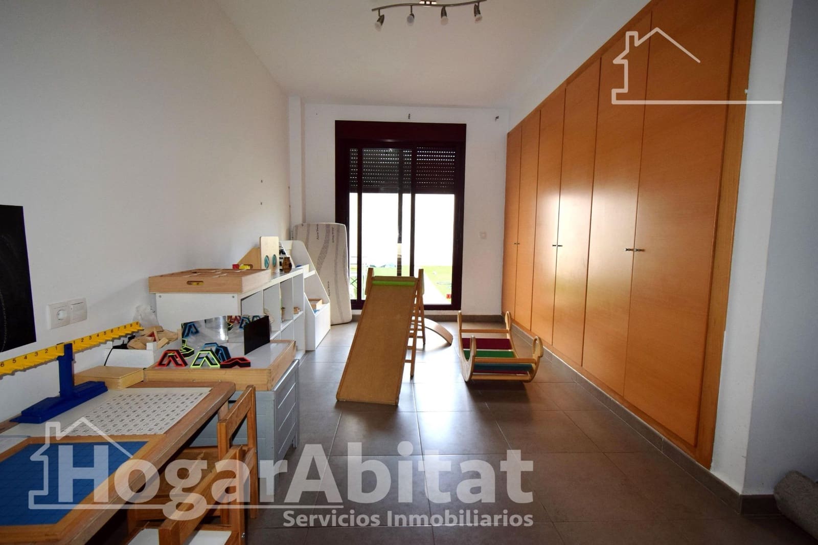 2 makuuhuone Asunto myytävänä paikassa Alginet mukana uima-altaan 
autotalli - 165 000 € (Ref: 9686508)