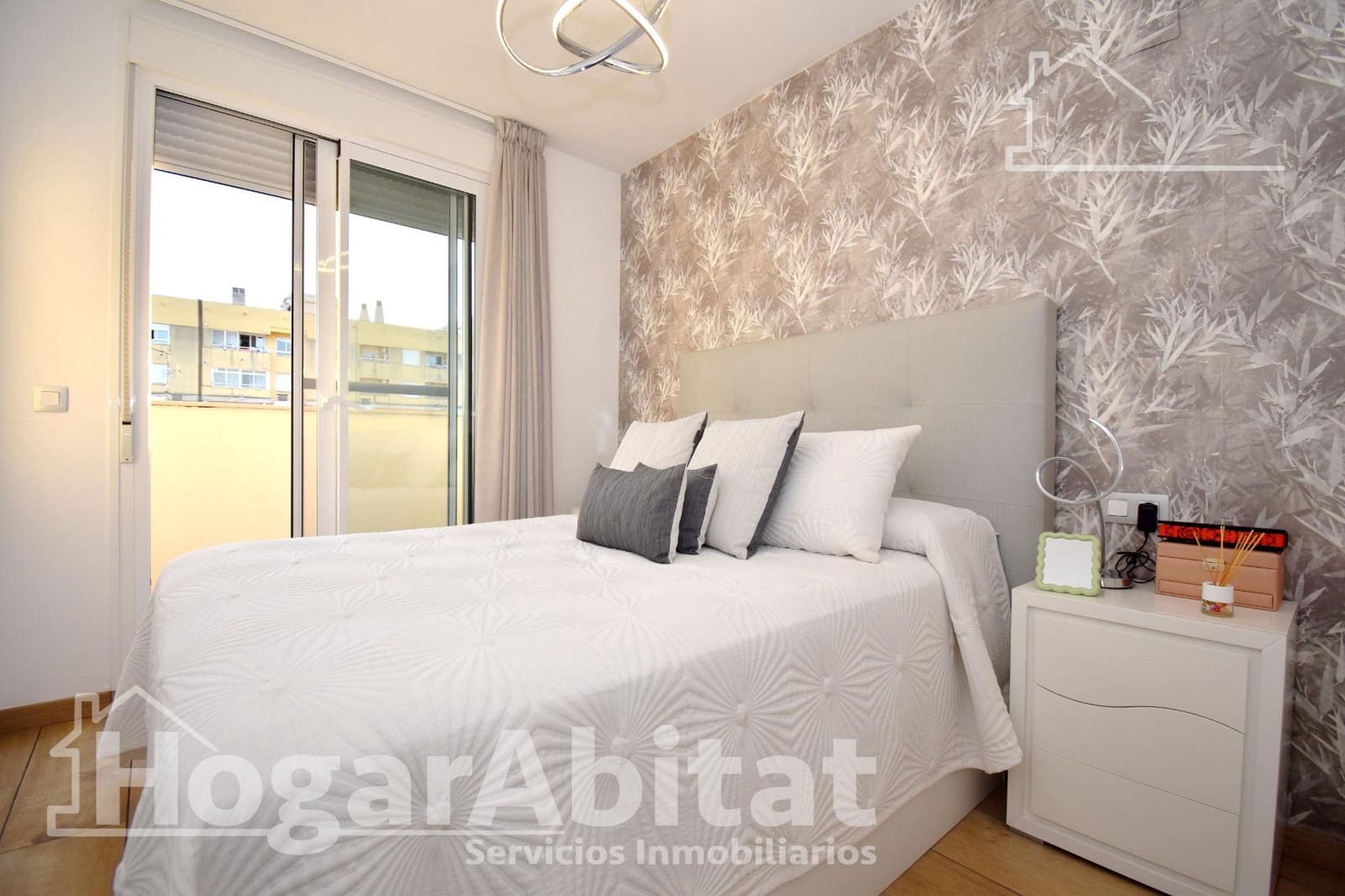 2 soveværelse Penthouse til salg i Castello de la Plana med garage - € 244.900 (Ref: 9686511)