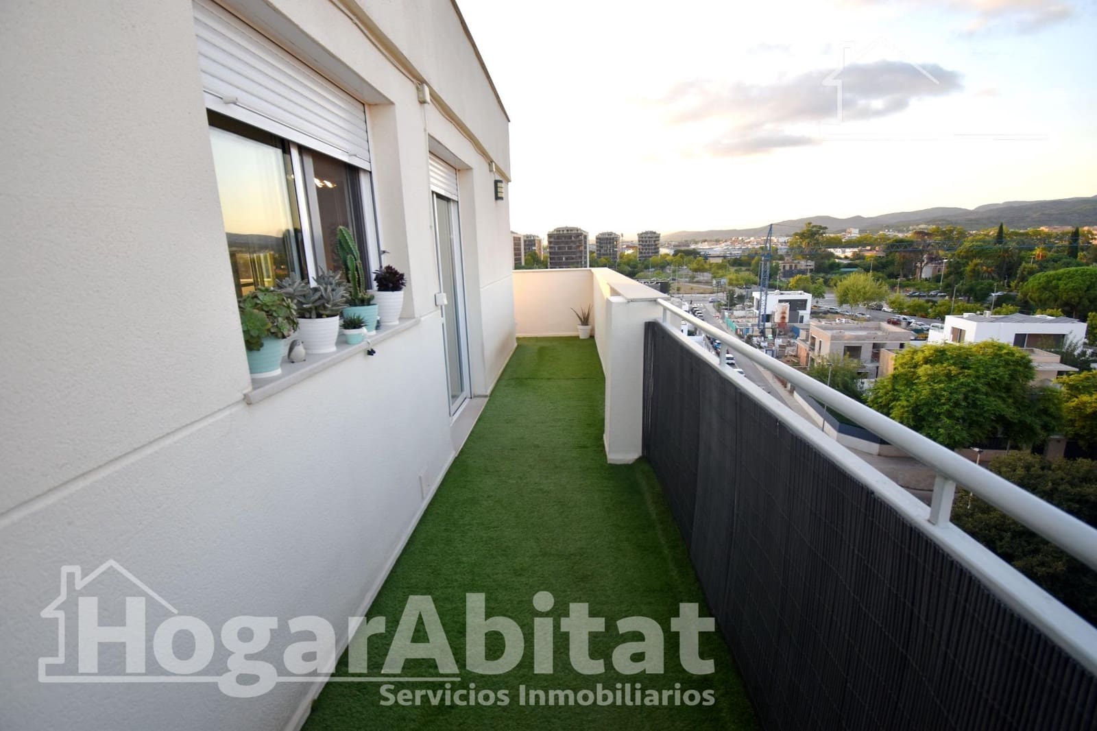 2 soveværelse Penthouse til salg i Castello de la Plana med garage - € 244.900 (Ref: 9686511)