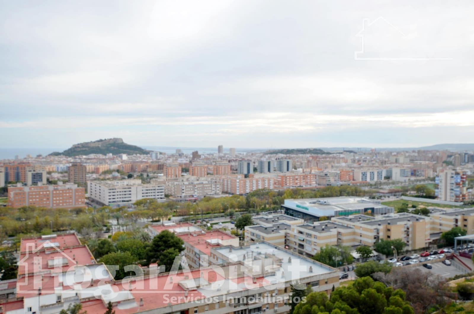 3 bedroom Flat for sale in Alicante / Alacant city with garage - € 180,000 (Ref: 9701681)