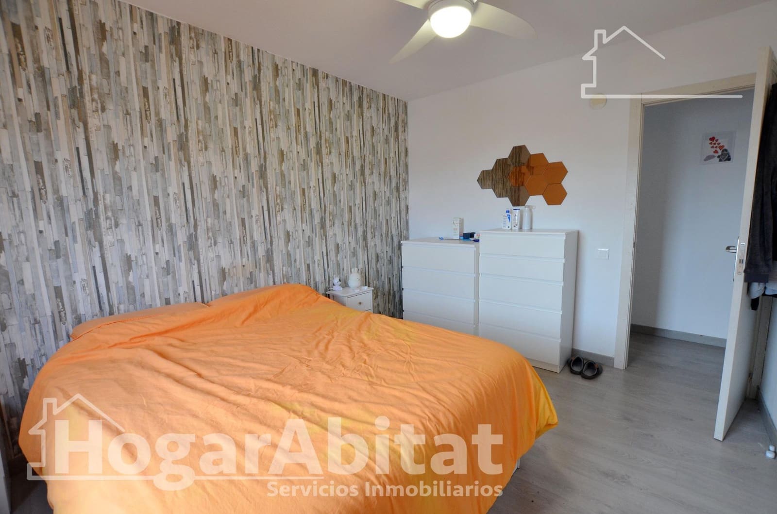 3 bedroom Flat for sale in Alicante / Alacant city with garage - € 180,000 (Ref: 9701681)