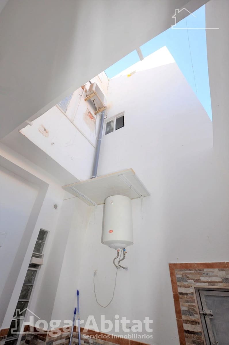 3 bedroom Flat for sale in Sagunto / Sagunt - € 180,000 (Ref: 9701697)