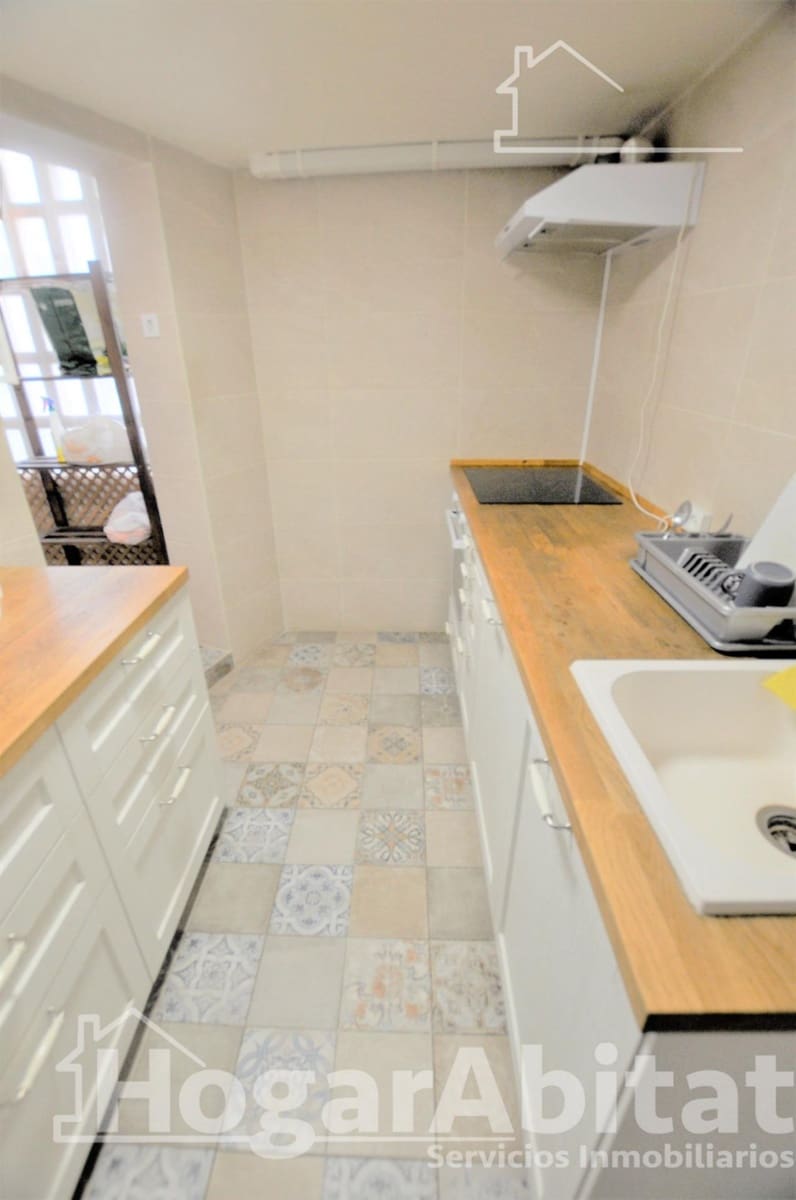 3 bedroom Flat for sale in Valencia city - € 158,000 (Ref: 9712011)