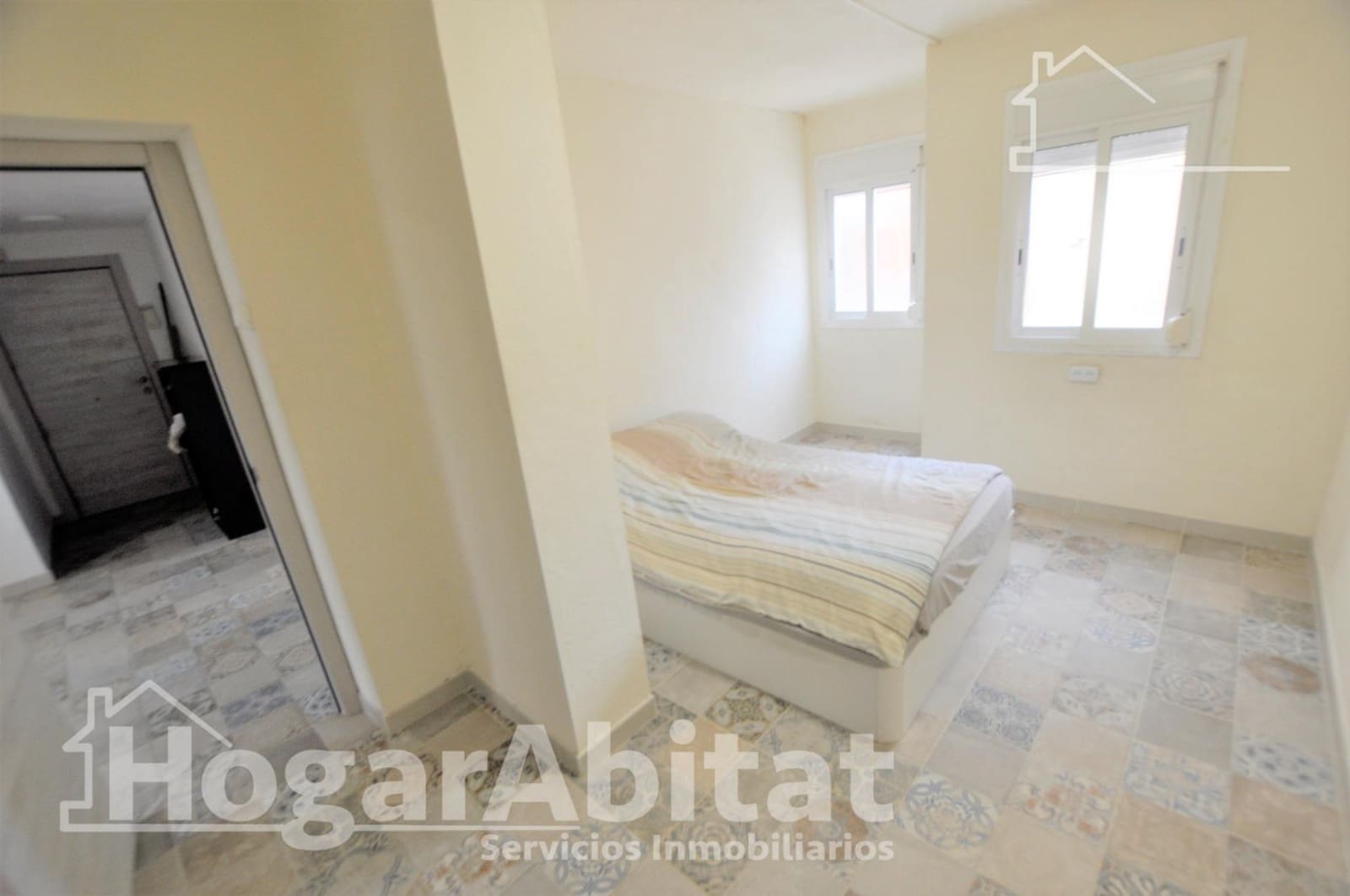 3 bedroom Flat for sale in Valencia city - € 158,000 (Ref: 9712011)