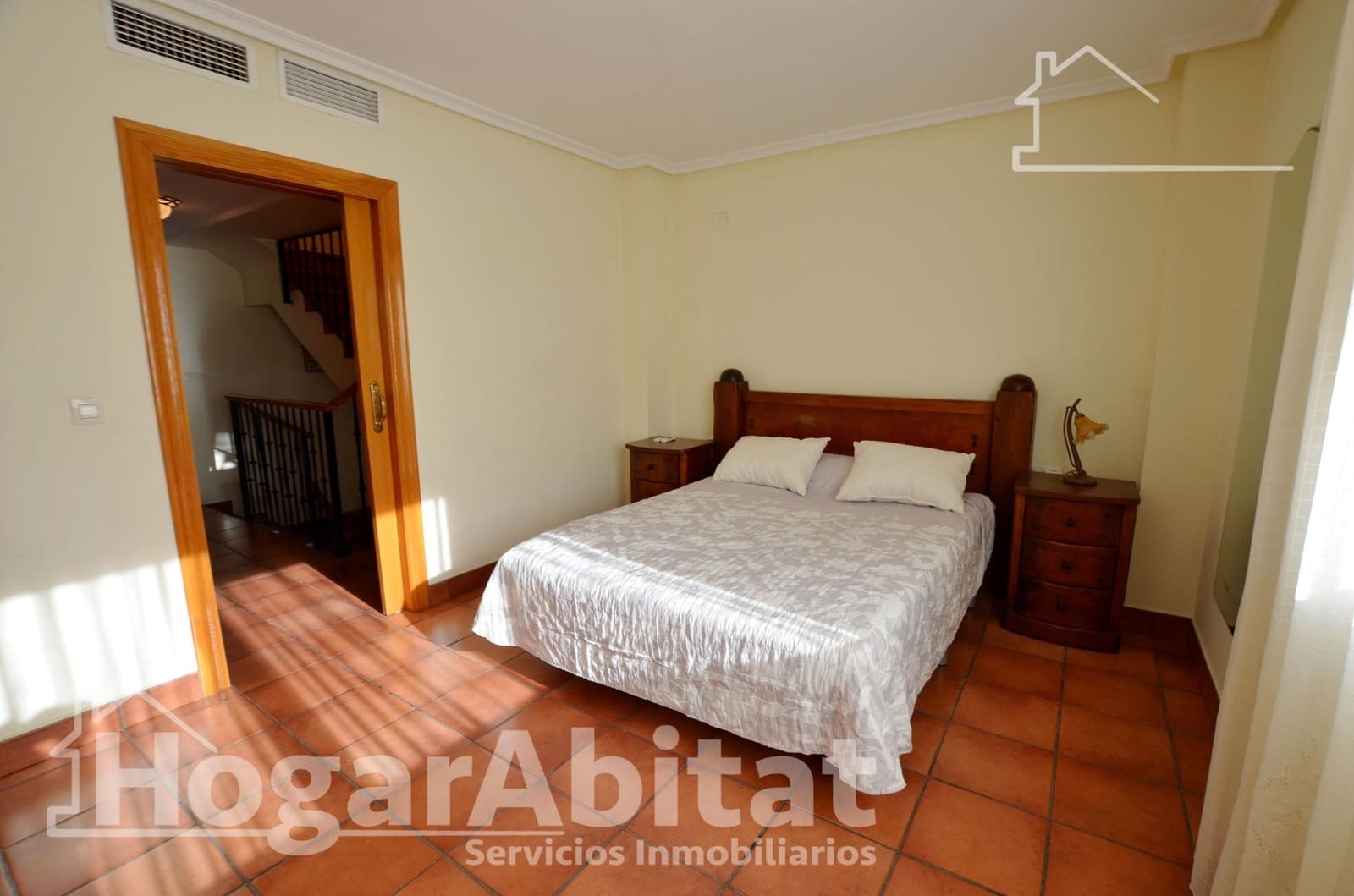 5 slaapkamer Rijtjeshuis te koop in San Juan de Alicante / Sant Joan d'Alacant met zwembad garage - € 470.000 (Ref: 9712020)