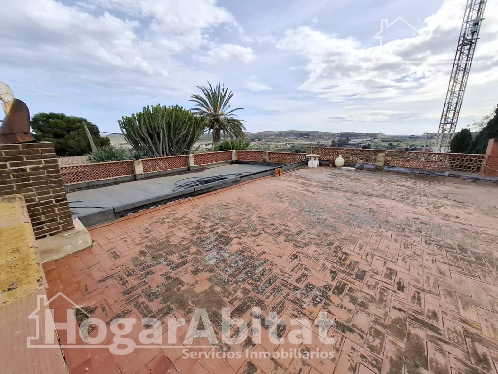 3 bedroom Villa for sale in Alicante / Alacant city with pool garage - € 315,000 (Ref: 9712027)