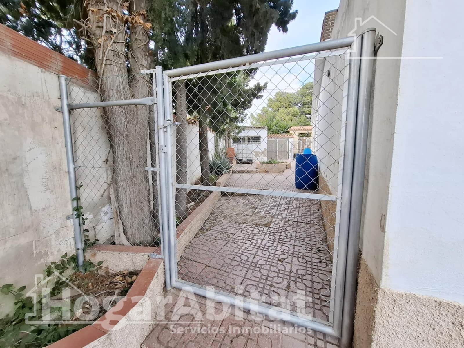 3 bedroom Villa for sale in Alicante / Alacant city with pool garage - € 315,000 (Ref: 9712027)