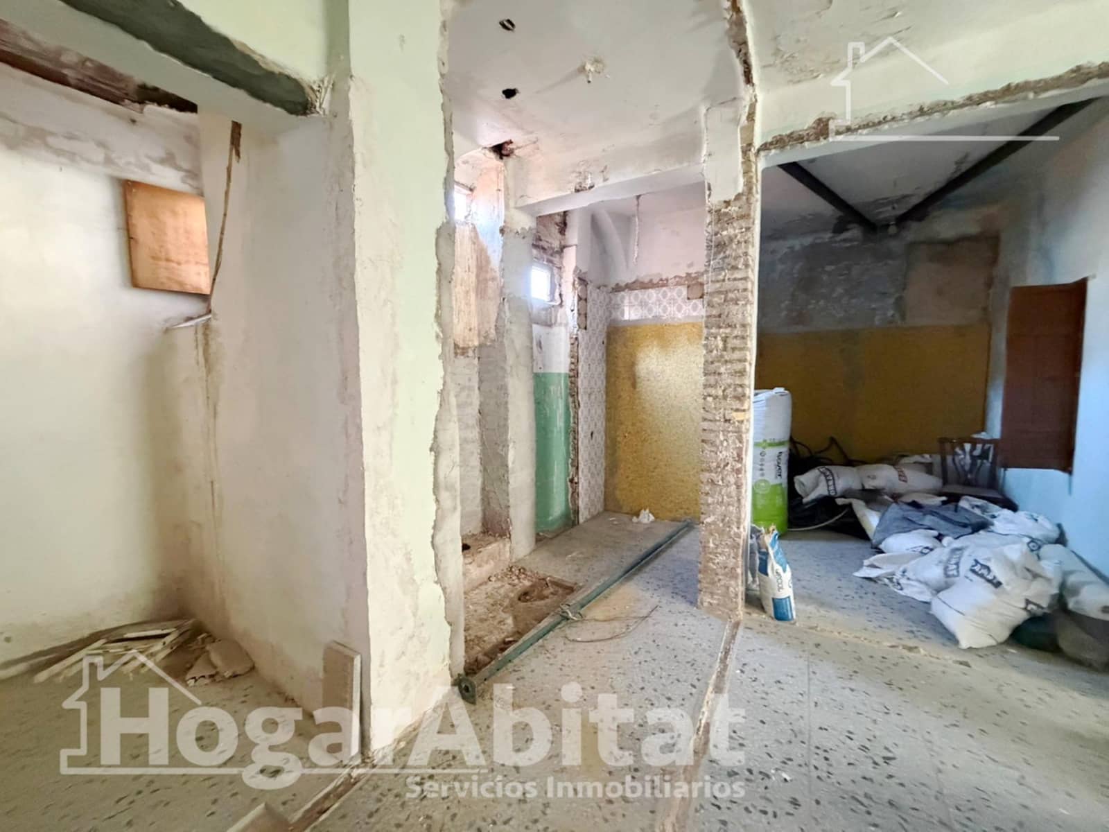 3 bedroom Townhouse for sale in Sagunto / Sagunt - € 199,500 (Ref: 9712038)